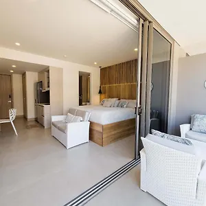 Apartamento En Con Acceso Directo Al Mar En Colombia