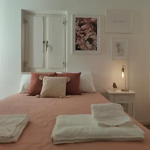 Rose Essence Aparment - Exceptional Balcony Apartment